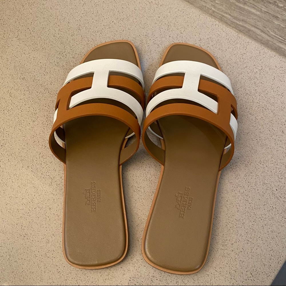 HERMES Calfskin Amore Sandals, SZ 8